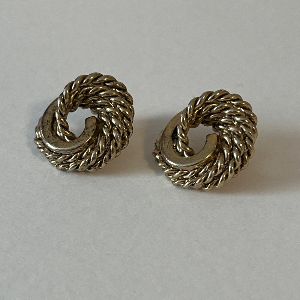 004 Vintage Gold Tone Rope Swirl pierced Earrings | Classic Designer Style